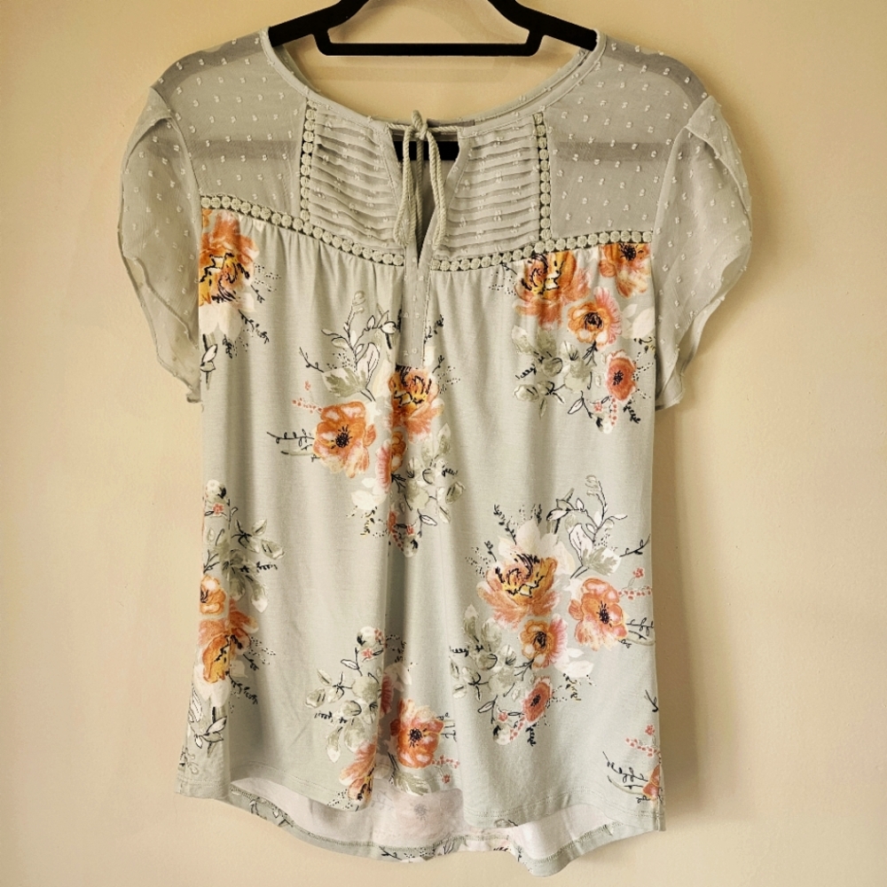 DanielRainn mint green floral top